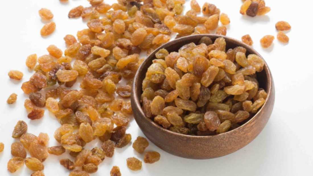 Wellhealthorganic.com:easy-way-to-gain-weight-know-how-raisins-can-help-in-weight-gain