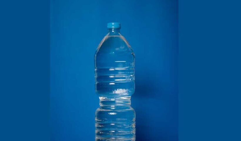 Wellhealthorganic.com know why not to reuse plastic water bottles know its reason in hindi